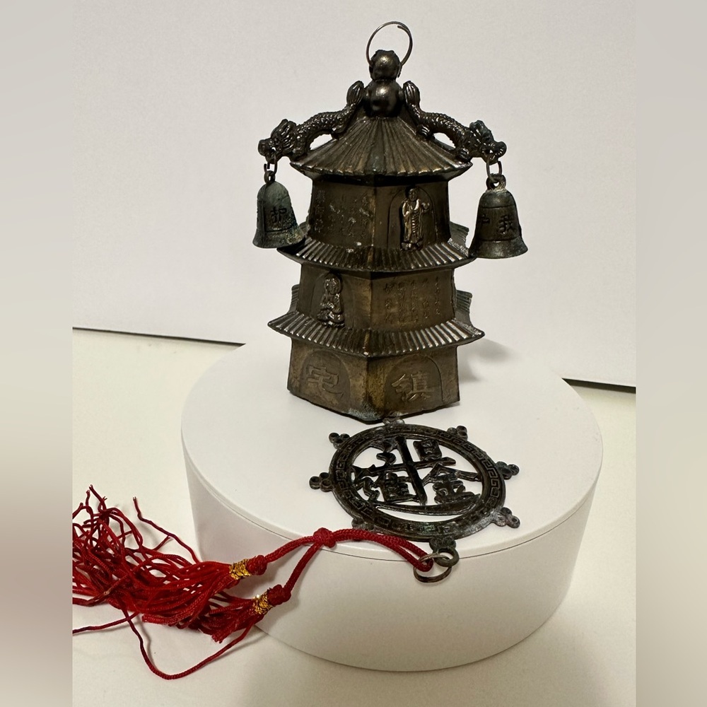 ANTIQUE ASIAN BUDDHA
DRAGON BRASS TEMPLE BELL HAND FORGED Bell Knocker/ Tassels